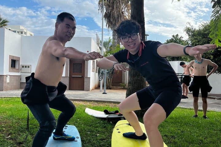 Clases de surf grupales y privadas en Playa de las Américas - 8