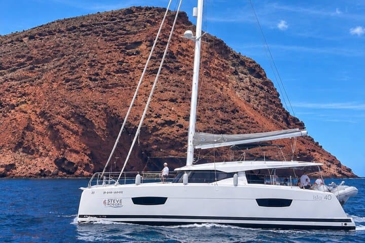 Tenerife: Catamarán de lujo 4 horas, bebida de bienvenida y tapas 10 - 12 invitados