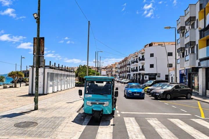 Candelaria en Tuk Tuk Eléctrico Historia Mar y Cultura 50 min - 5